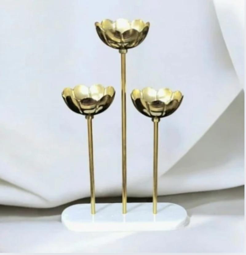 Lotus Stem Urlis Set Of 3 Pieces On A Marble Stand