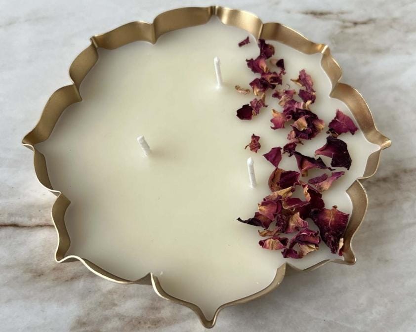 Lotus Urli Candle With Rose Petals
