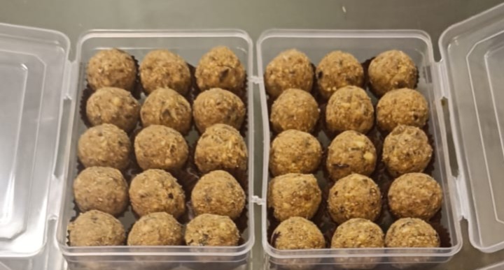 Oats Makhana Ladoo With Dates