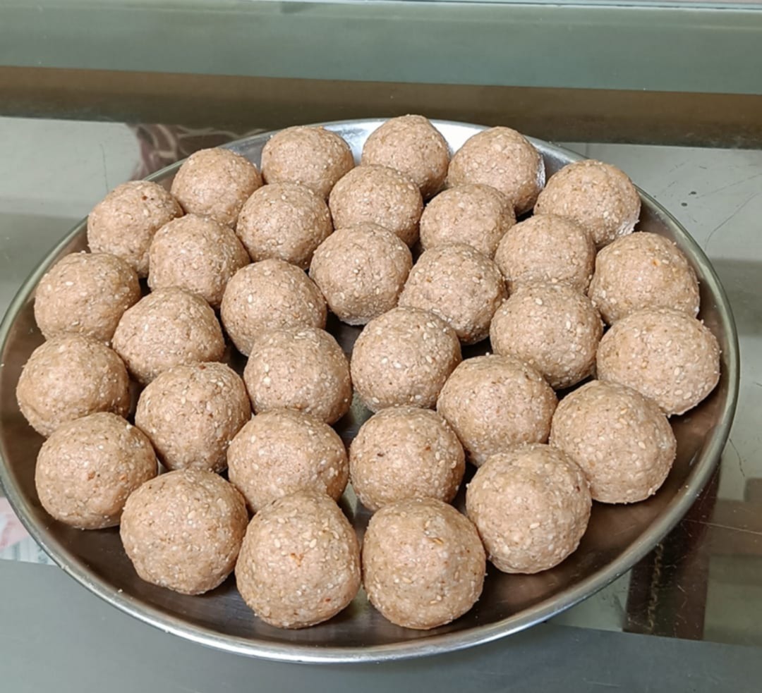Peanuts Til Laddoo With Jaggery