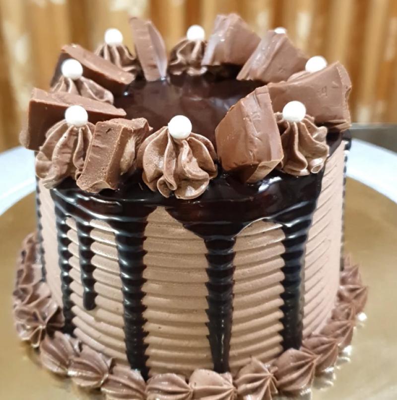 Customized Cakes