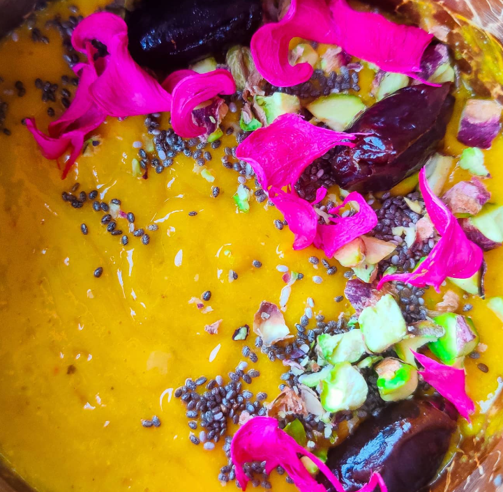 Mango Apple Date Smoothie