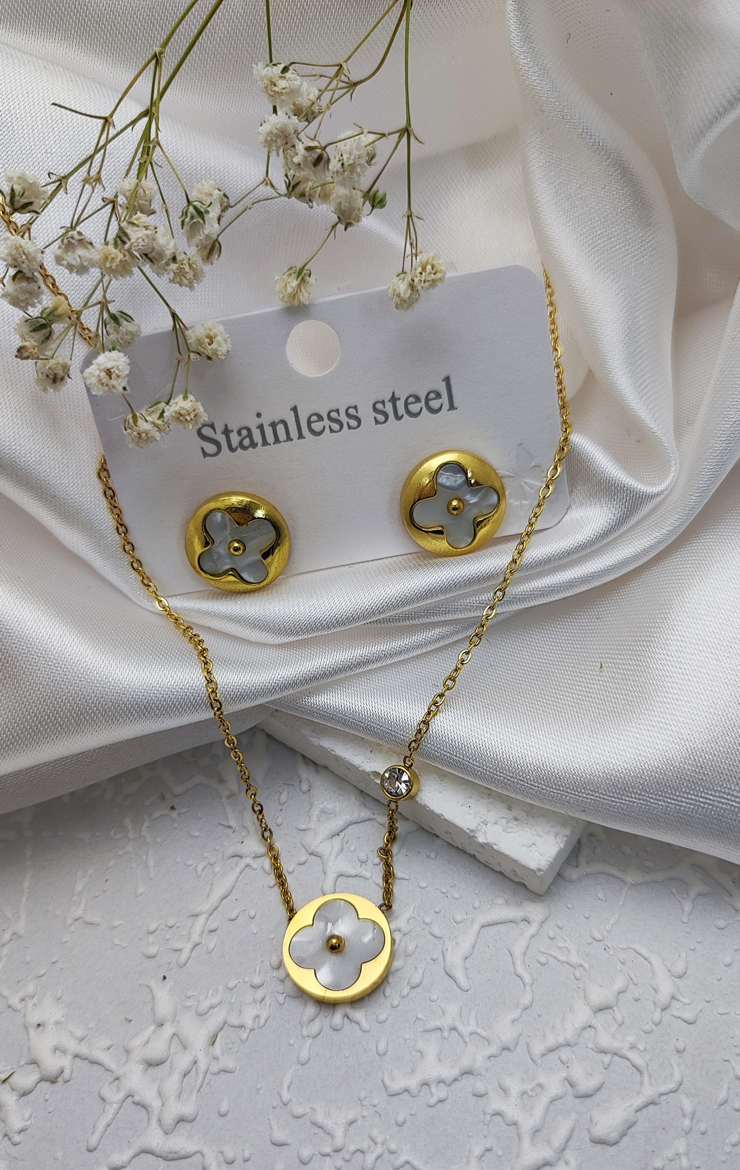 Flower Shape Necklace
