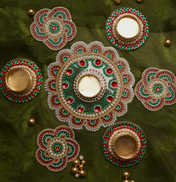 Red & Green Beads With Pearl Rangoli Set